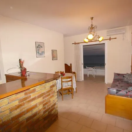 Dom wakacyjny Menigos House