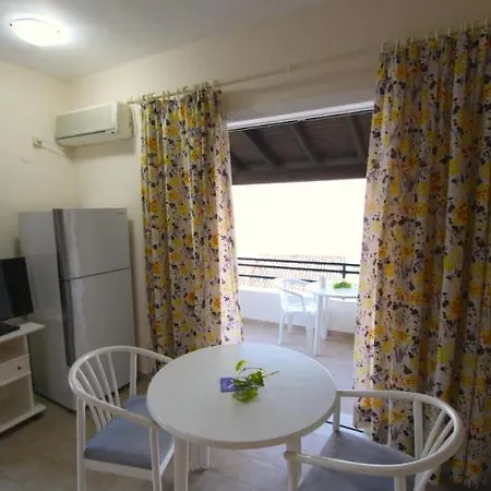 Dom wakacyjny Menigos House