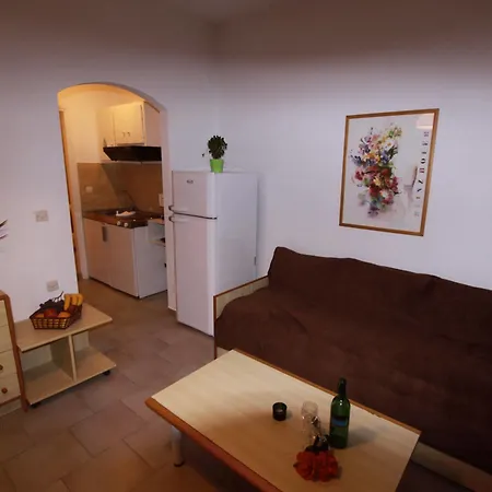 Menigos House